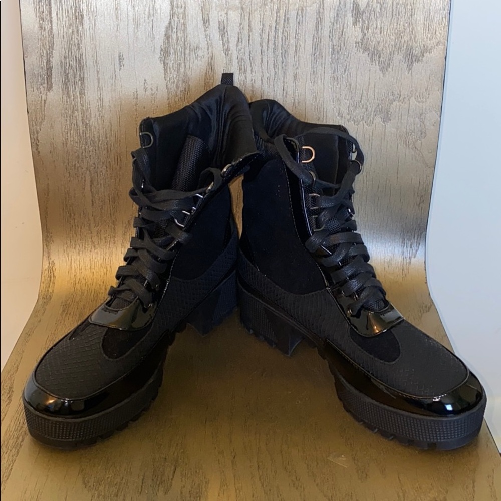 Combat boots